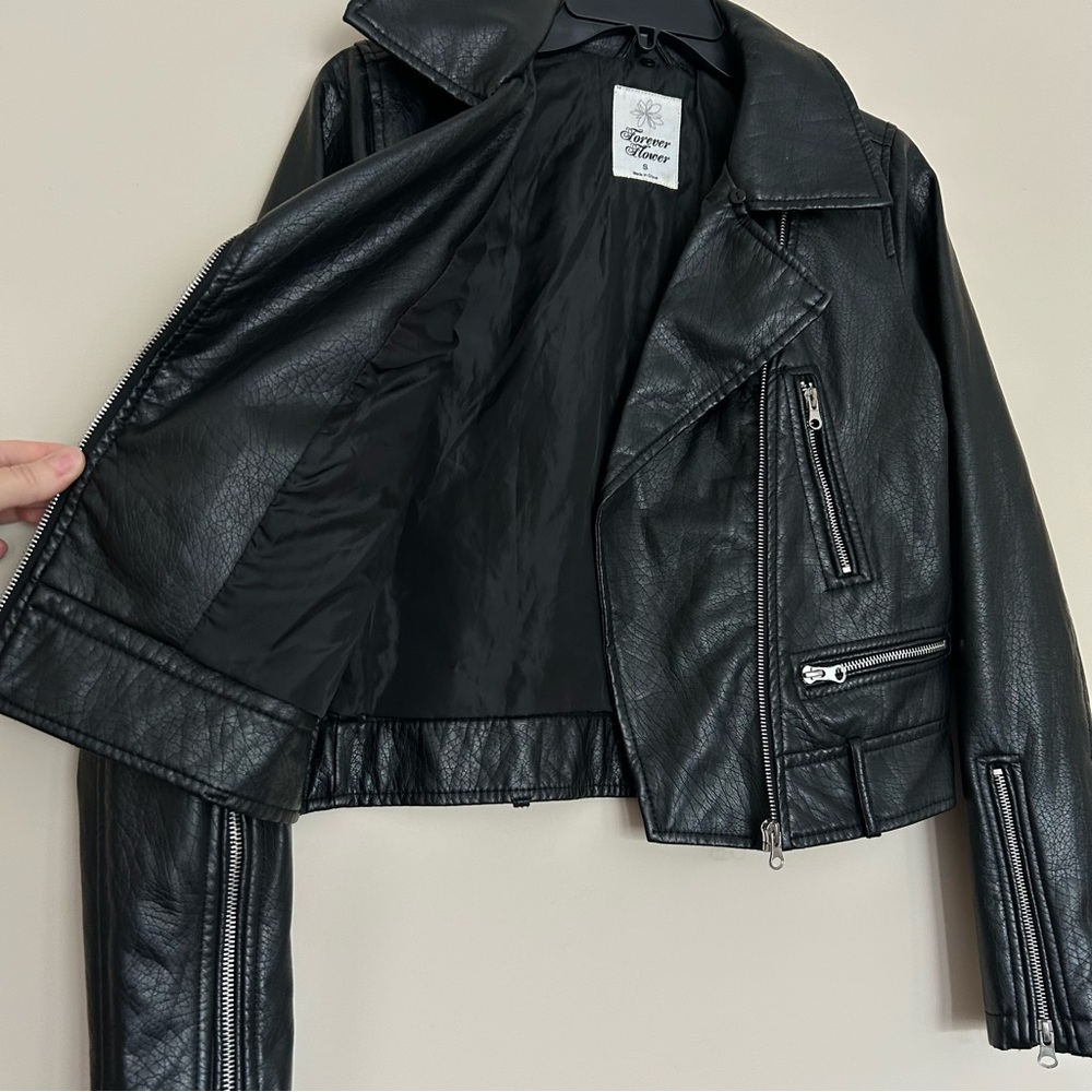 Forever Flower Women’s Cropped Black Leather Moto Jacket - Picture 3 of 6